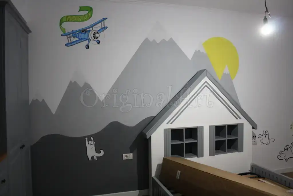 Design perete decorativ cu copac stilizat și elemente naturale